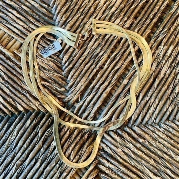 ✨💛 Gold Tone Three Tier Snake Chain ✨💛 - Picture 6 of 8